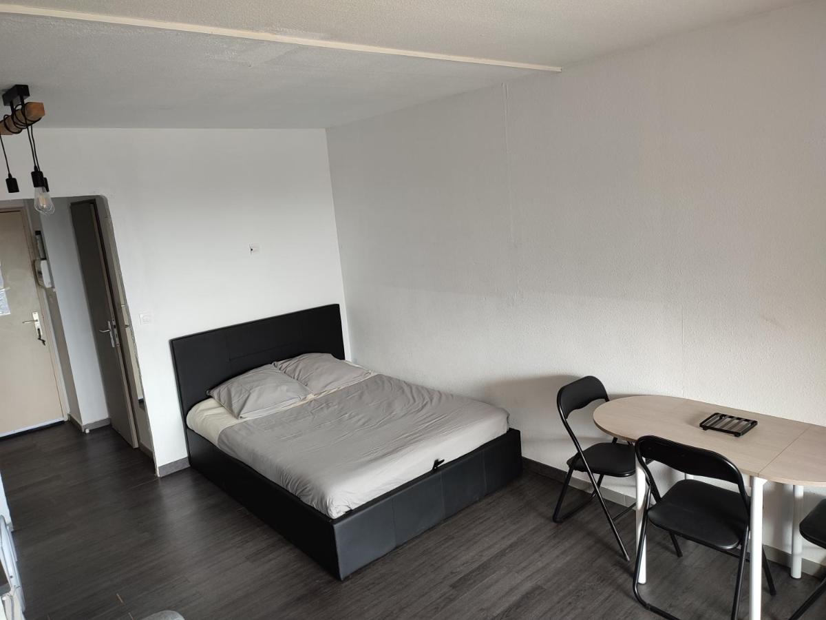 Studio 4 Personnes Avec Vue Sur Le Port Apartment Hyeres Exterior photo